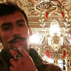 Meet your Posher, Nicholas